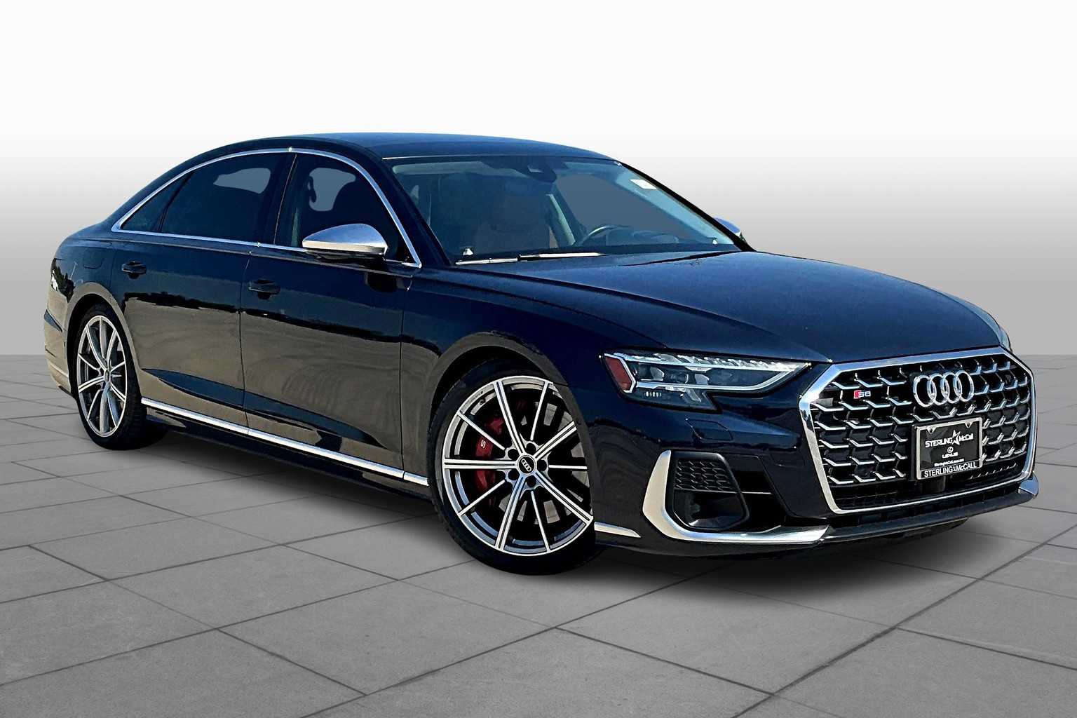 2022 Audi S8 Quattro photo 2