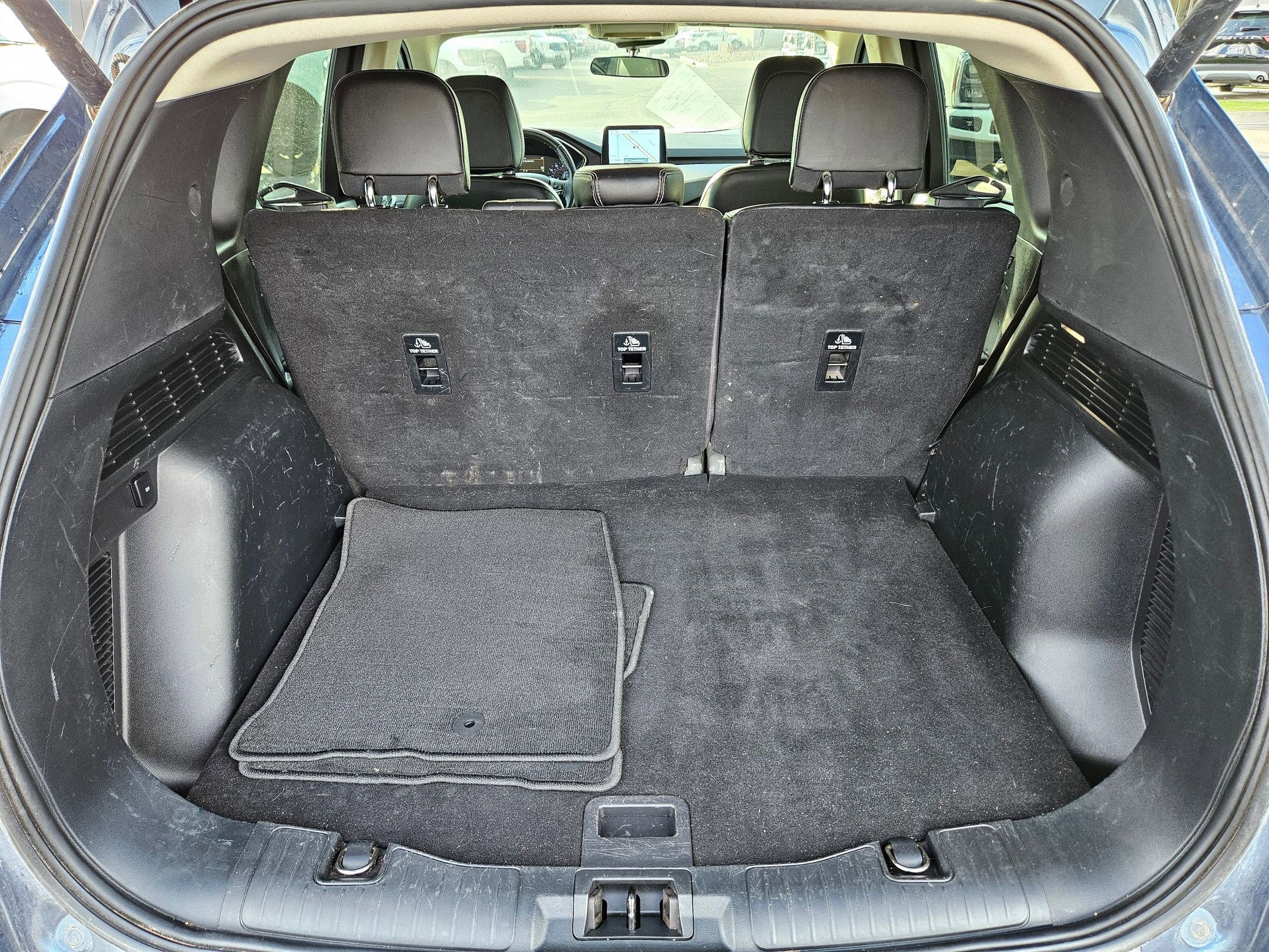 2020 Ford Escape SEL photo 28