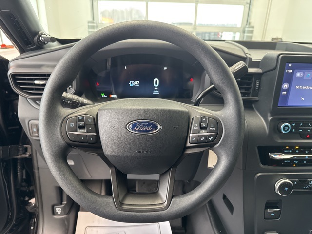 2025 Ford Explorer photo 13