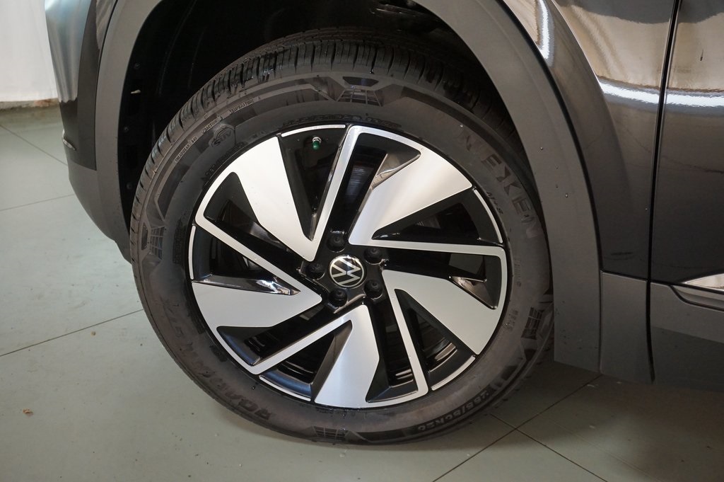 2025 Volkswagen Atlas SE Technology photo 32