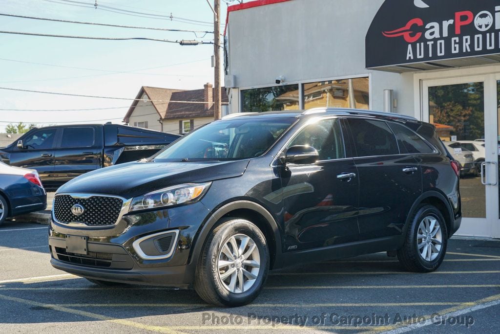 2018 Kia Sorento LX's photo
