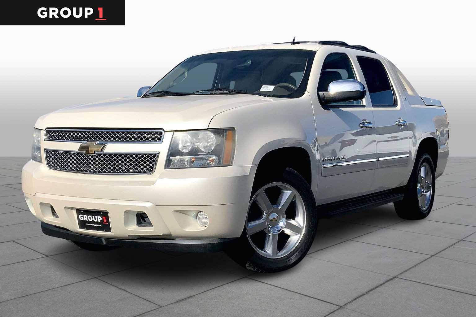 2011 Chevrolet Avalanche LTZ's photo
