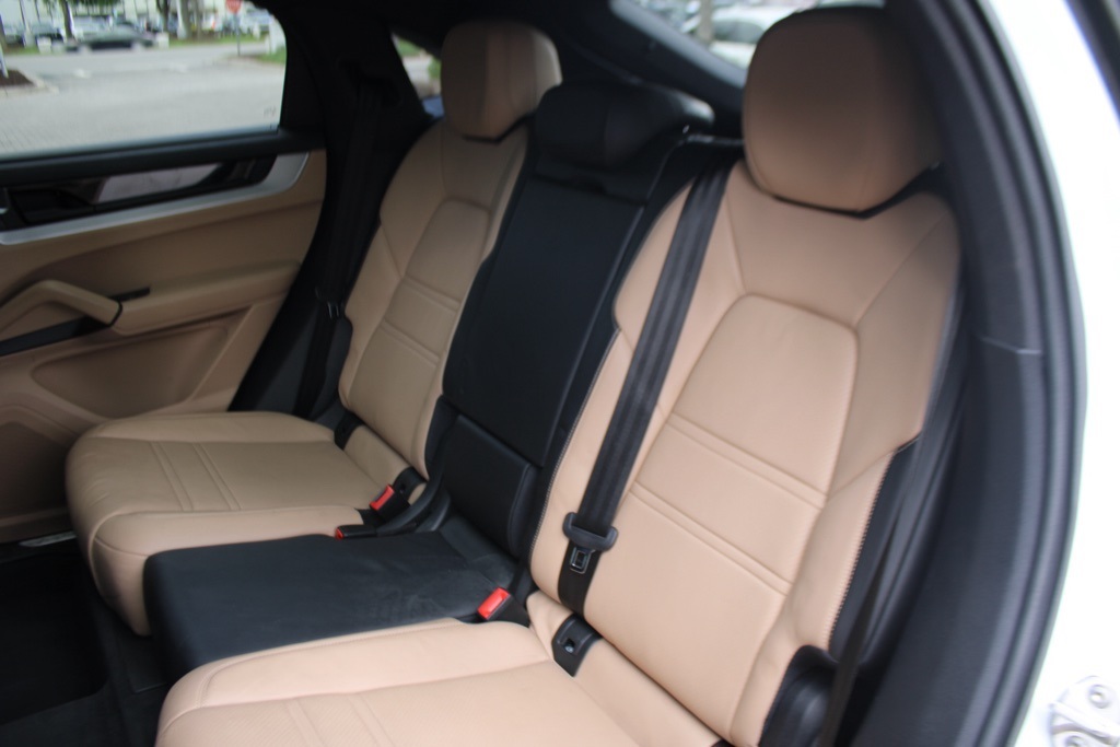 2024 Porsche Cayenne Coupe S photo 34