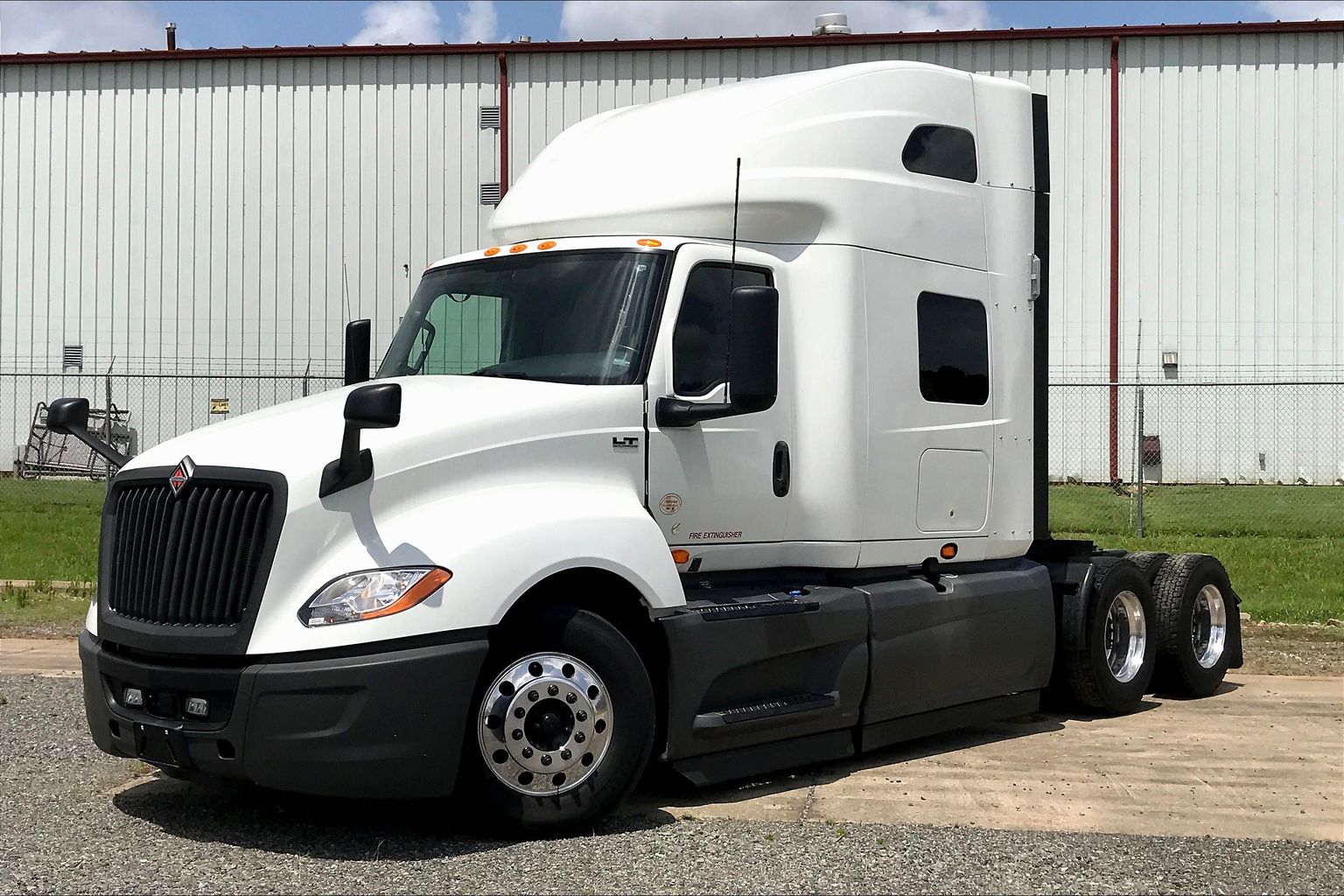 Used 2020 WHITE International  image 2