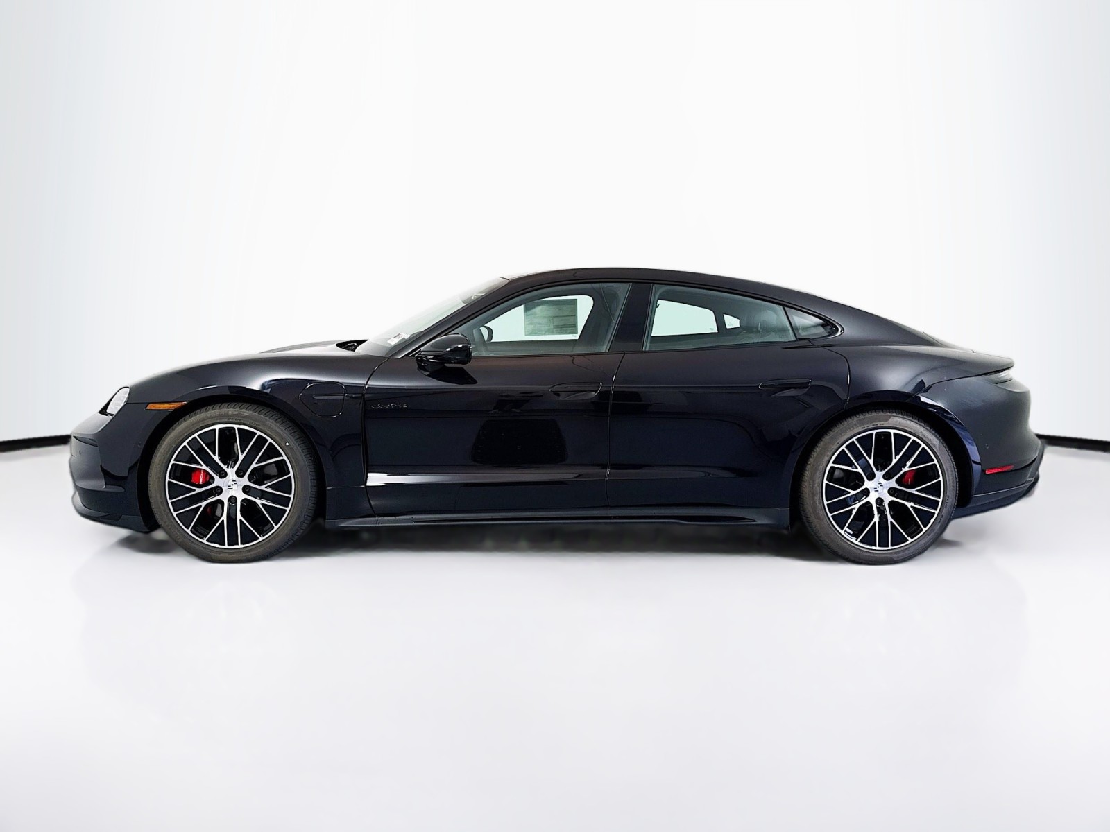2025 Porsche Taycan 4S photo 2