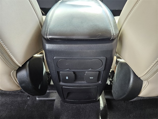 2023 Ford Explorer XLT photo 6