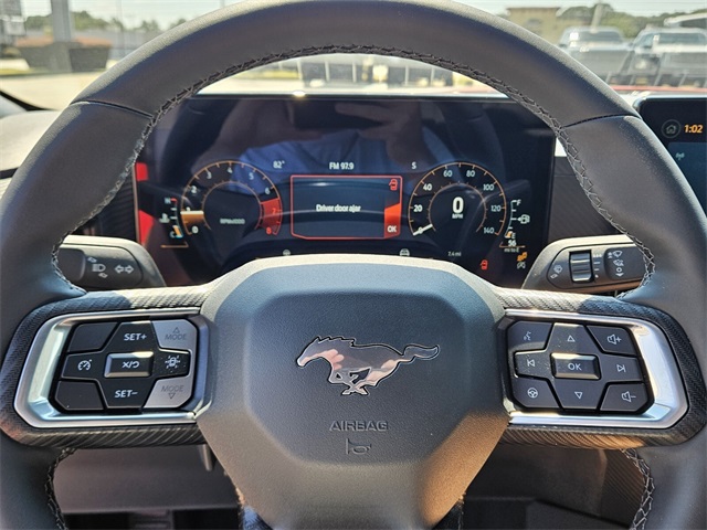 2025 Ford Mustang EcoBoost photo 18