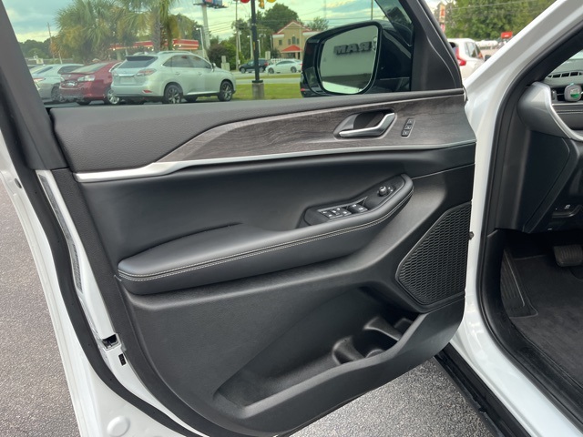 2024 Jeep Grand Cherokee Limited photo 4