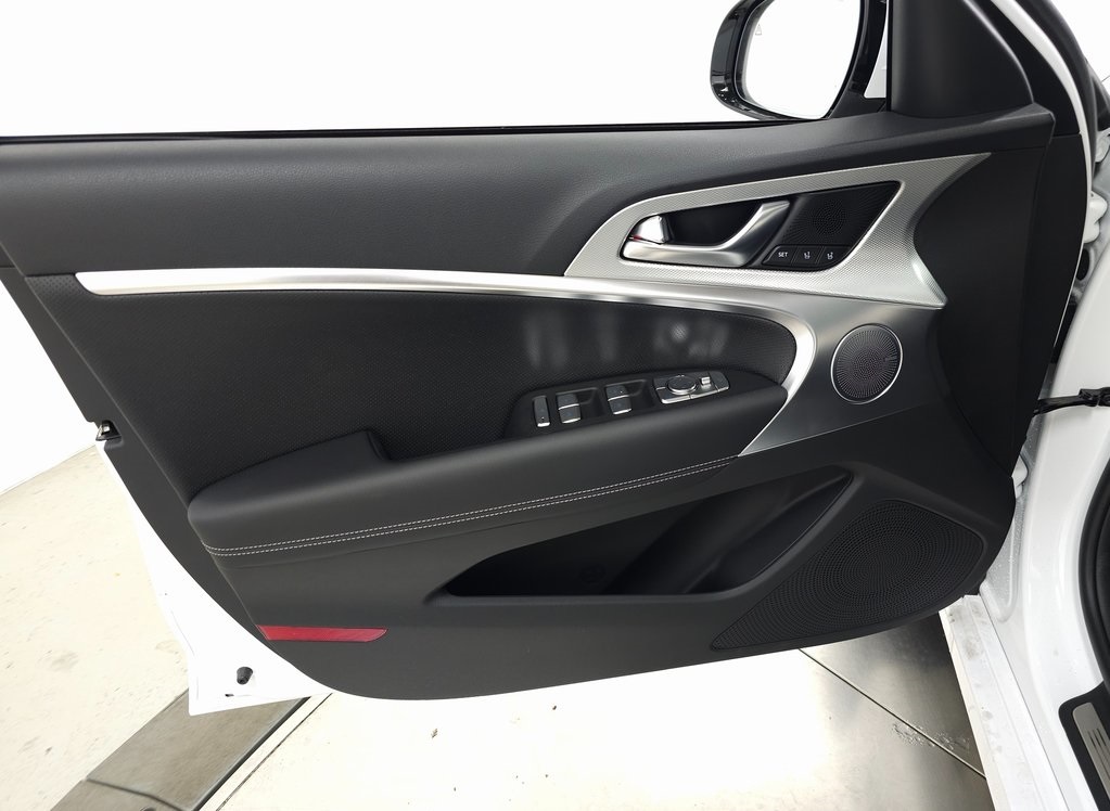 2026 Genesis G70 2.5T Prestige AWD photo 9