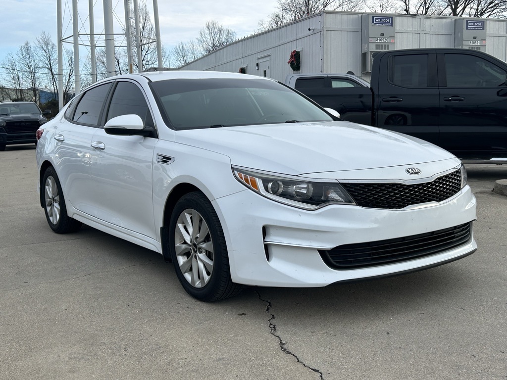 2018 Kia Optima LX photo 4