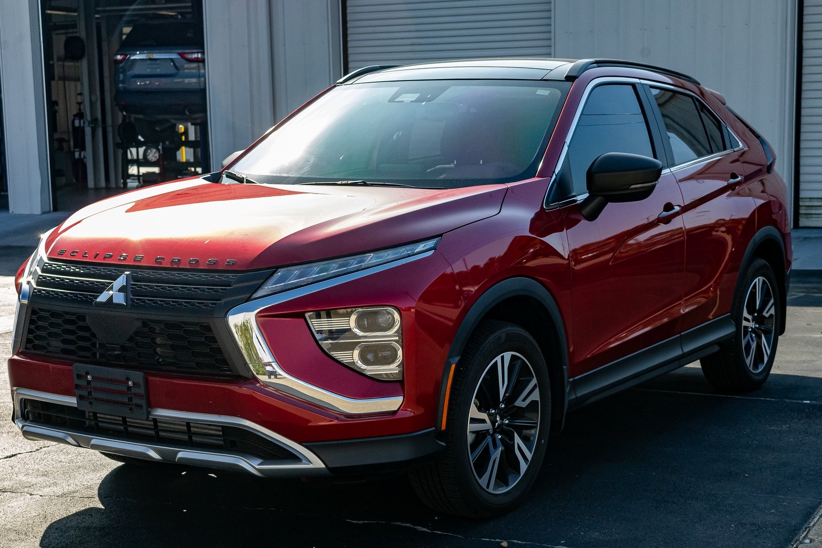 2024 Mitsubishi Eclipse Cross SE's photo