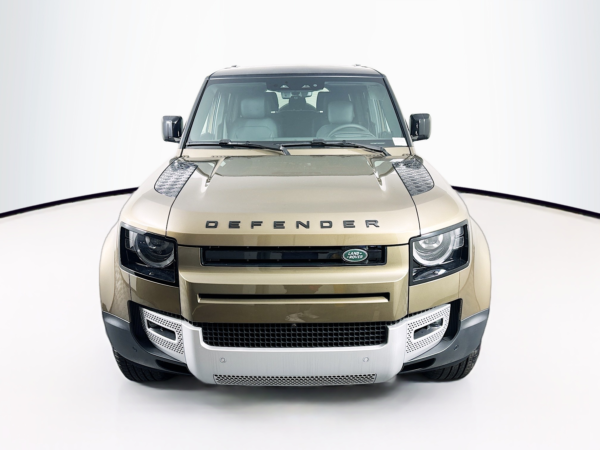 2025 Land Rover Defender 130 S photo 2