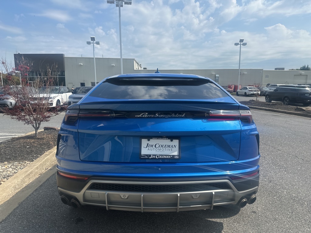 2019 Lamborghini Urus Base photo 12