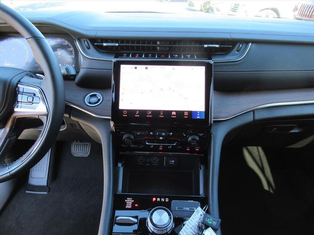 2025 Jeep Grand Cherokee Summit photo 20