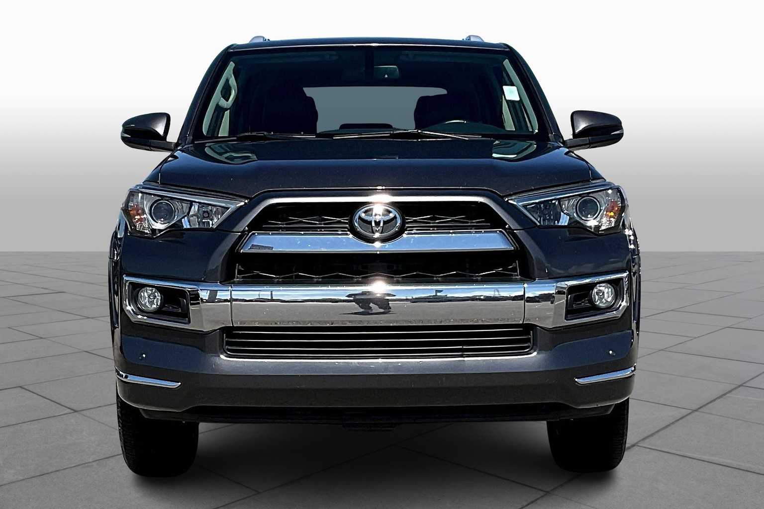 2018 Toyota 4Runner Limited photo 3