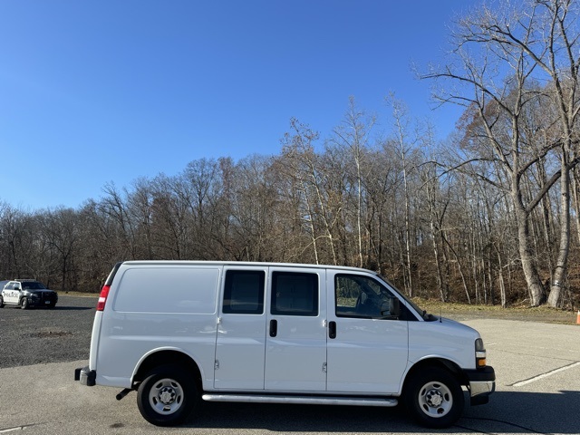 2024 Chevrolet Express 2500 Work Van photo 4