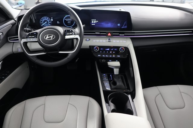 2024 Hyundai Elantra Hybrid Limited photo 2