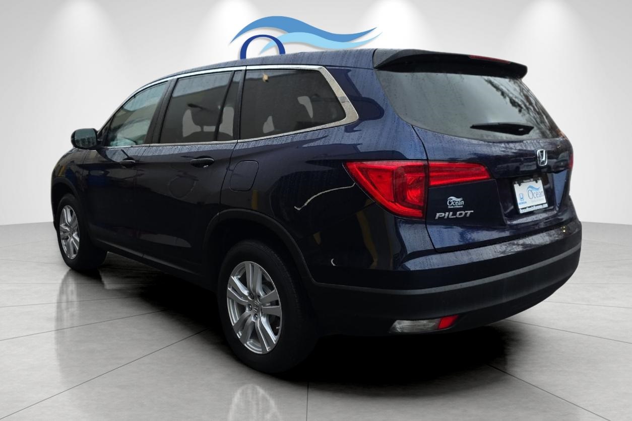 2018 Honda Pilot LX photo 4