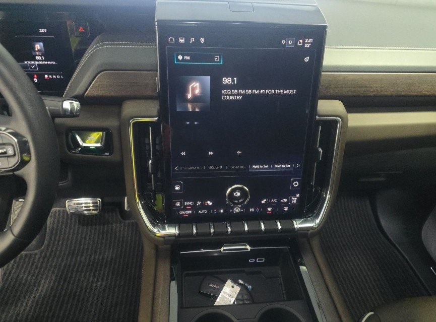 2025 GMC YUKON XL - Image 7