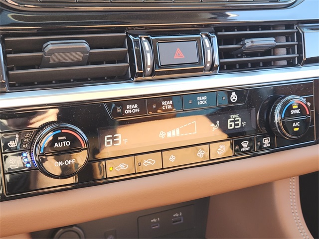 2025 Nissan Pathfinder Platinum photo 10
