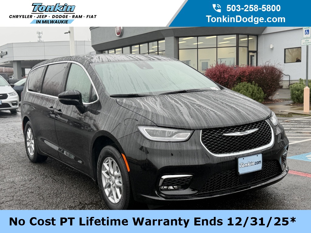 2026 Chrysler Pacifica Select's photo