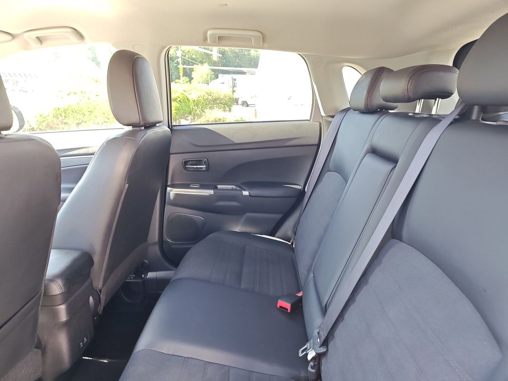 2024 Mitsubishi Outlander Sport ES photo 27