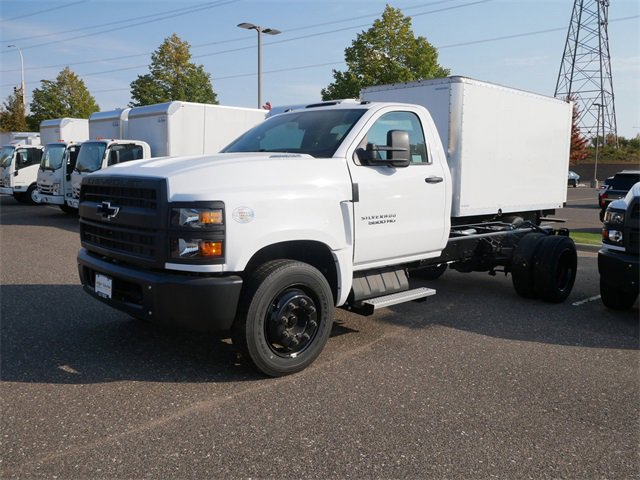 2024 Chevrolet Silverado 5500HD Work Truck photo 3