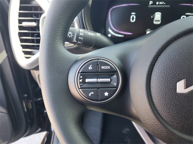 2025 Kia Soul LX photo 12