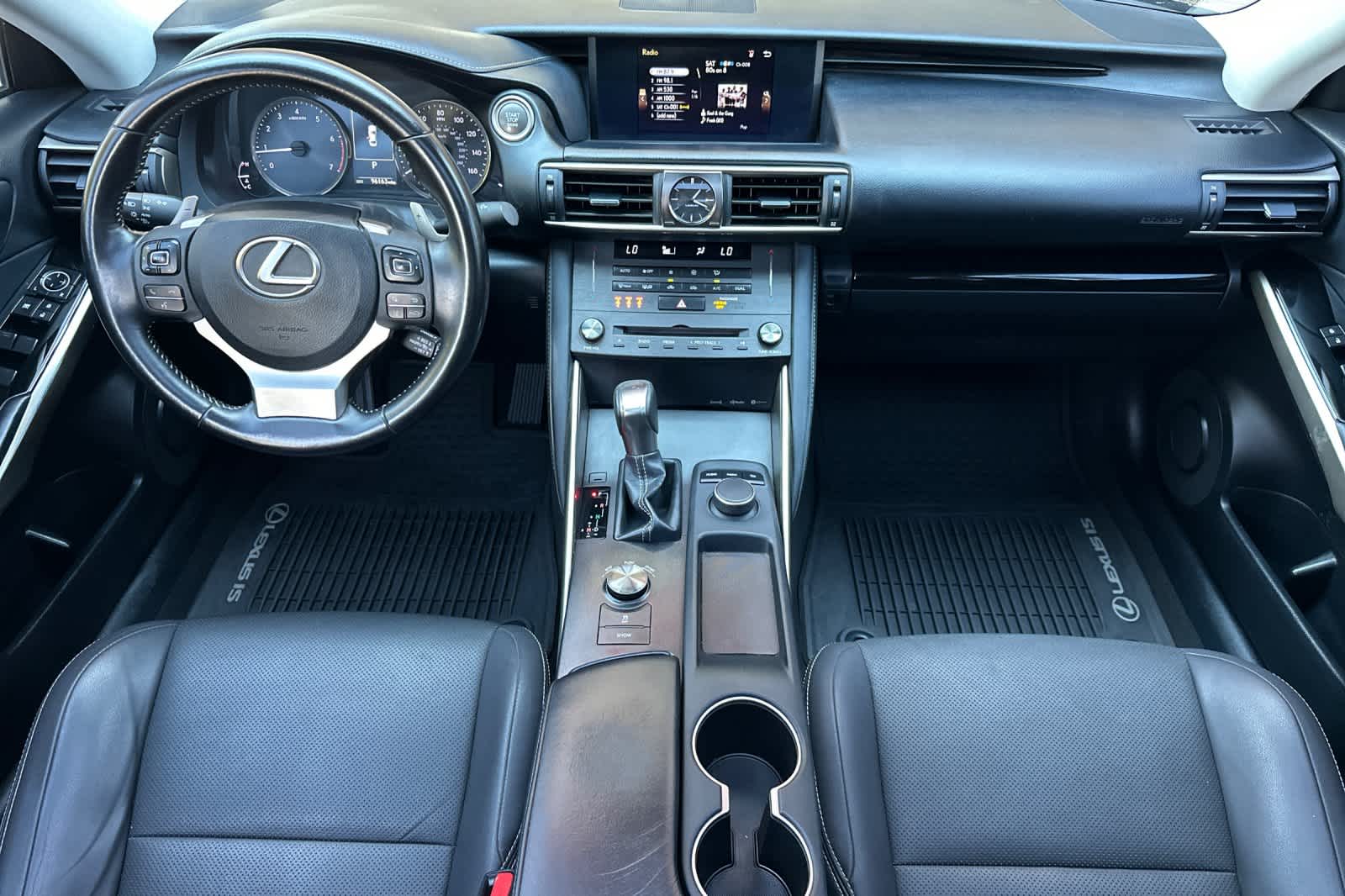 2019 Lexus IS 300 photo 3