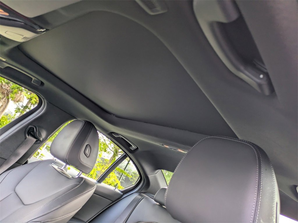 2025 Bmw 330i photo 12