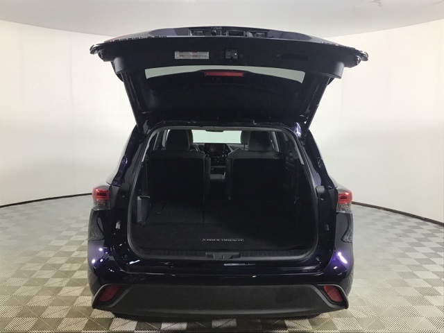 2021 Toyota Highlander XLE photo 21