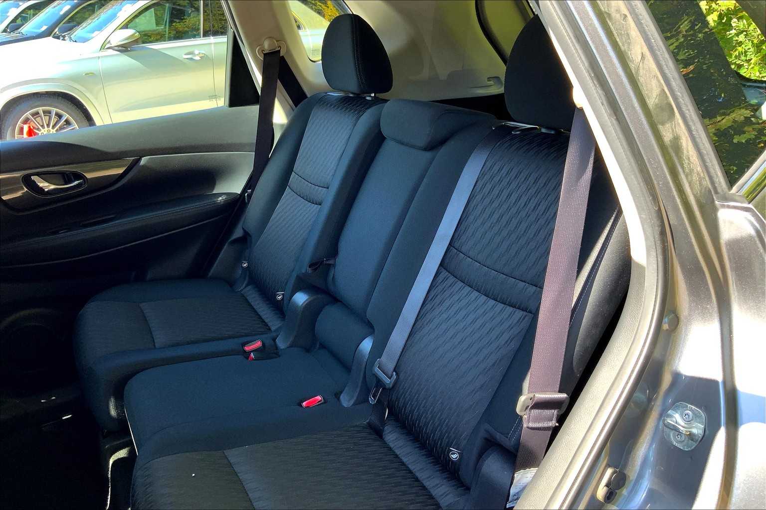 2017 Nissan Rogue S photo 18