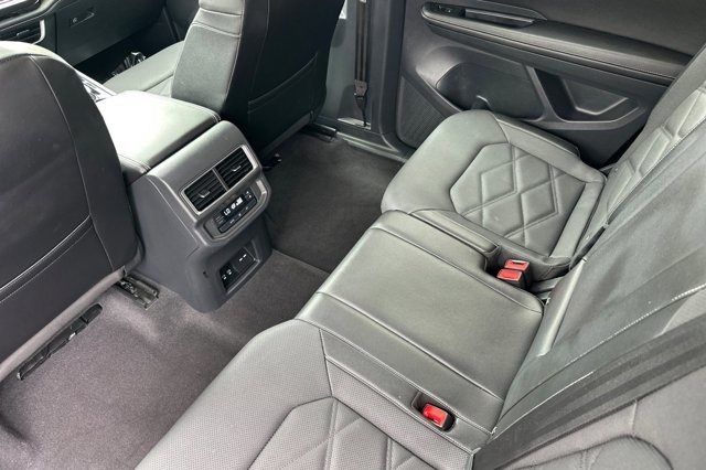 2024 Volkswagen Atlas SE Technology photo 12