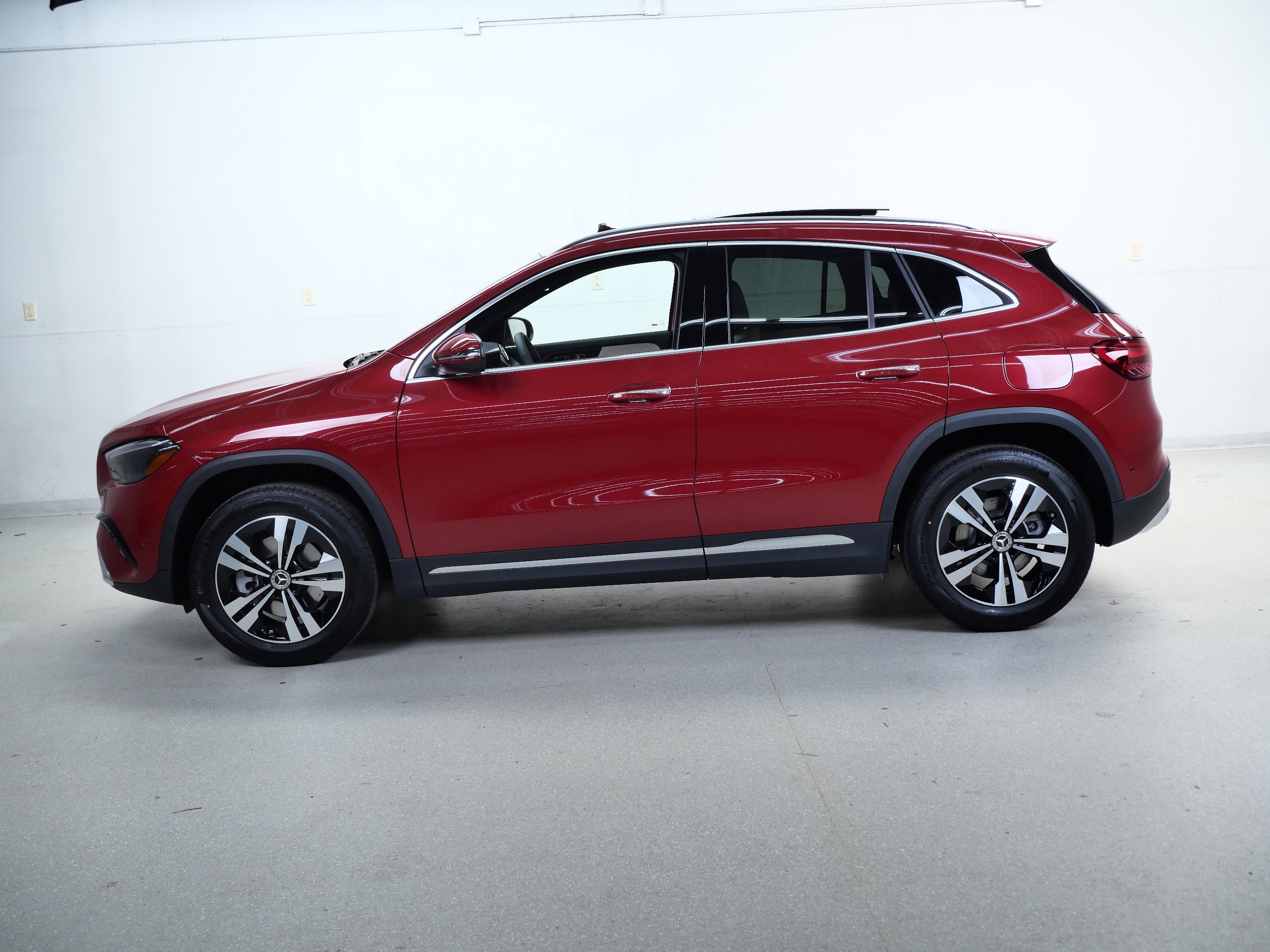 2026 Mercedes Benz GLA 250 4MATIC photo 4
