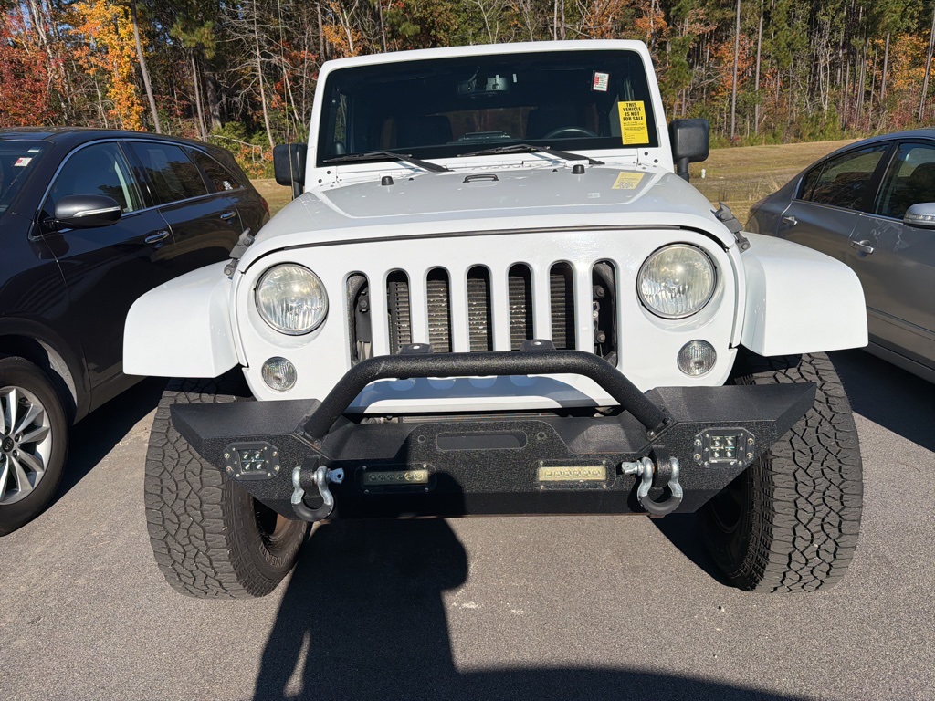 2014 Jeep Wrangler Unlimited Sahara photo 2