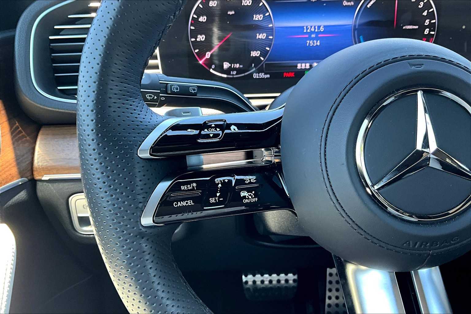 2025 Mercedes Benz GLE 450e 4MATIC photo 21