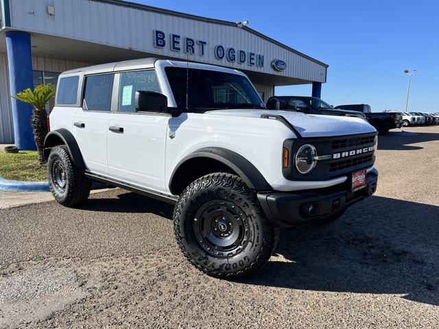 2025 Ford Bronco 4-Door Outer Banks's photo