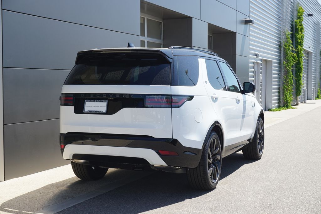 2025 Land Rover Discovery SE photo 2