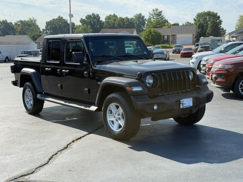 2020 Jeep Gladiator Sport S photo 2
