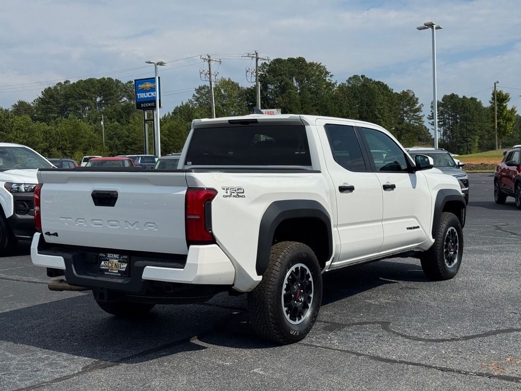 2025 Toyota Tacoma SR5 photo 3
