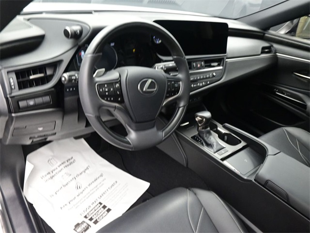2024 Lexus ES 350 Luxury photo 18