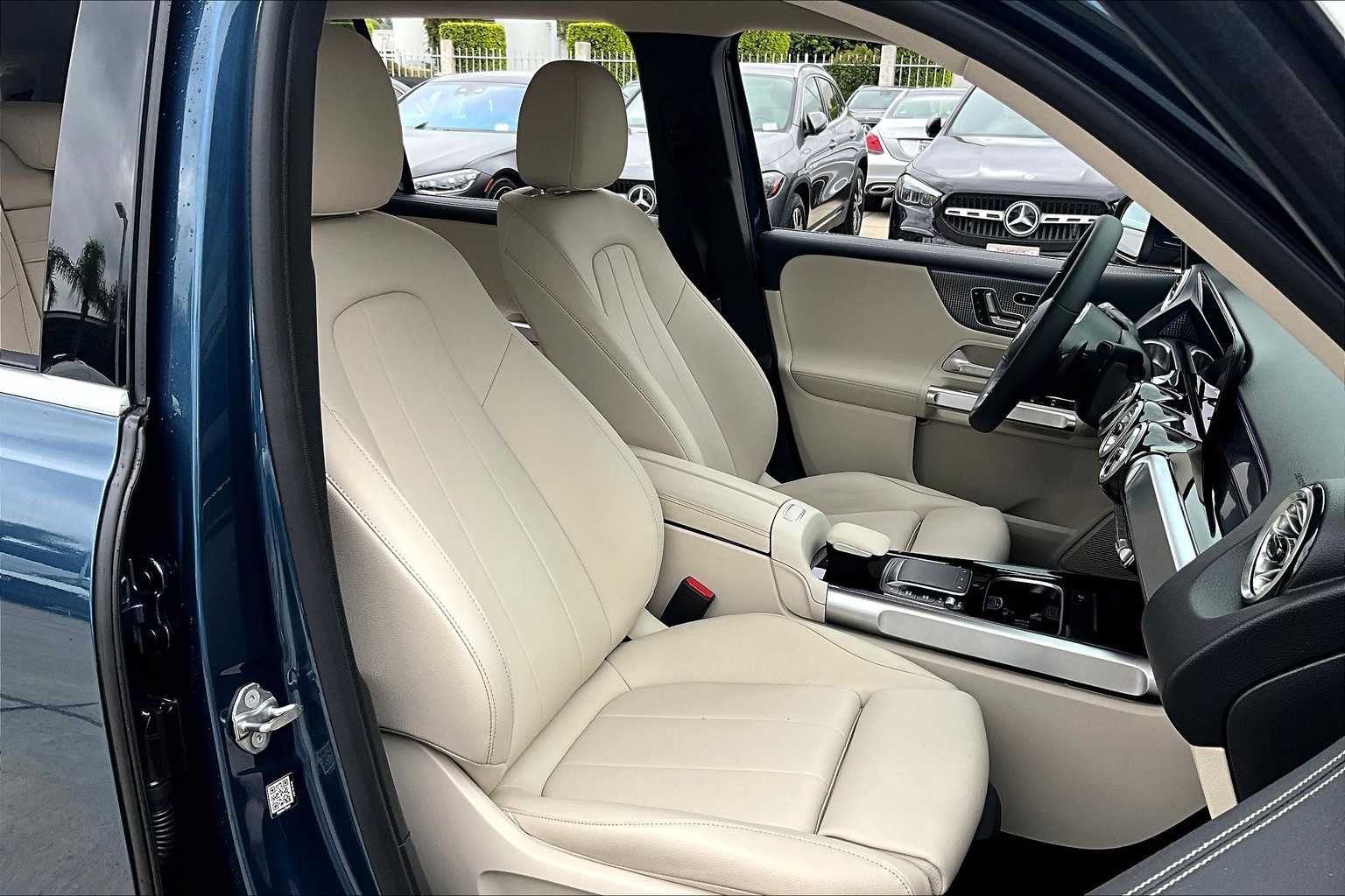 2023 Mercedes Benz GLB 250 photo 8
