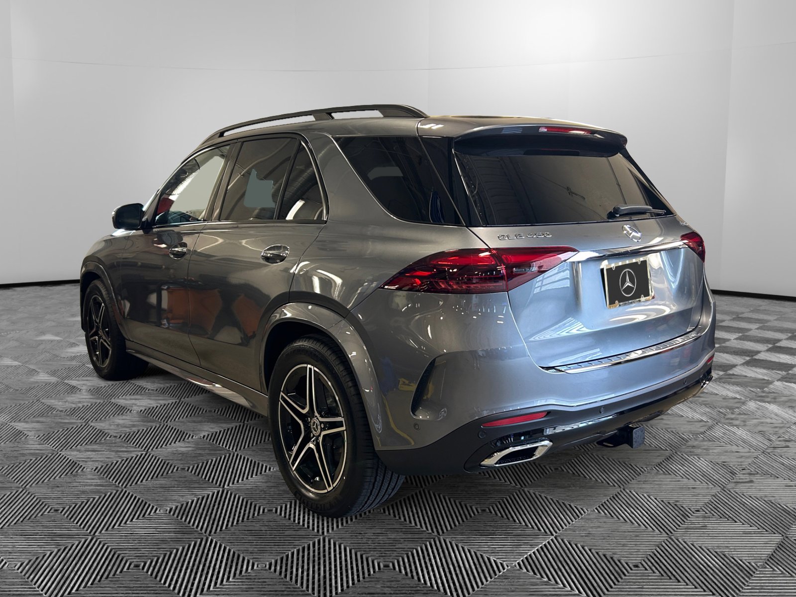 2026 Mercedes Benz GLE 450 4MATIC photo 3