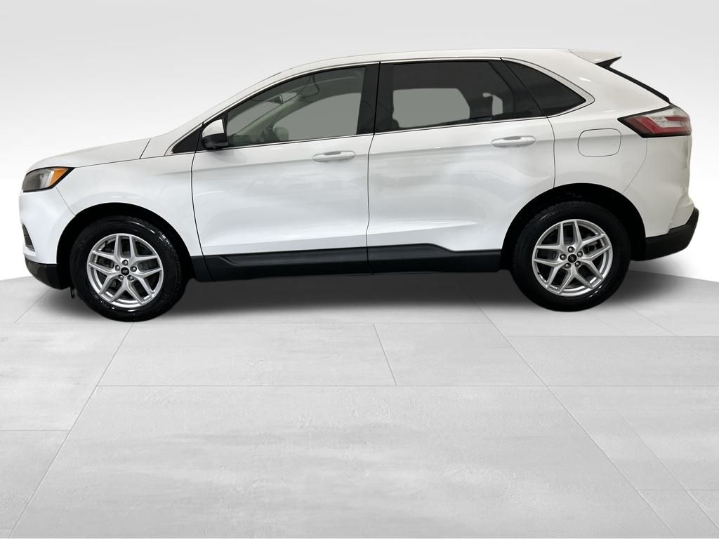 2024 Ford Edge SEL photo 2