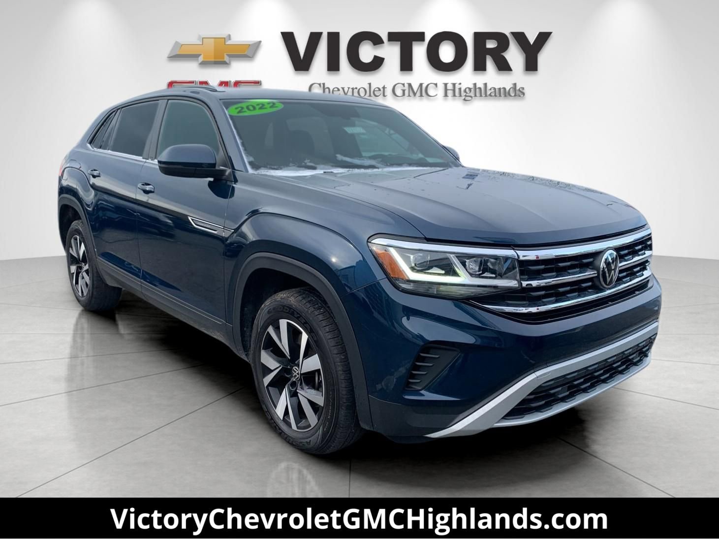 2022 Volkswagen Atlas Cross Sport SE's photo