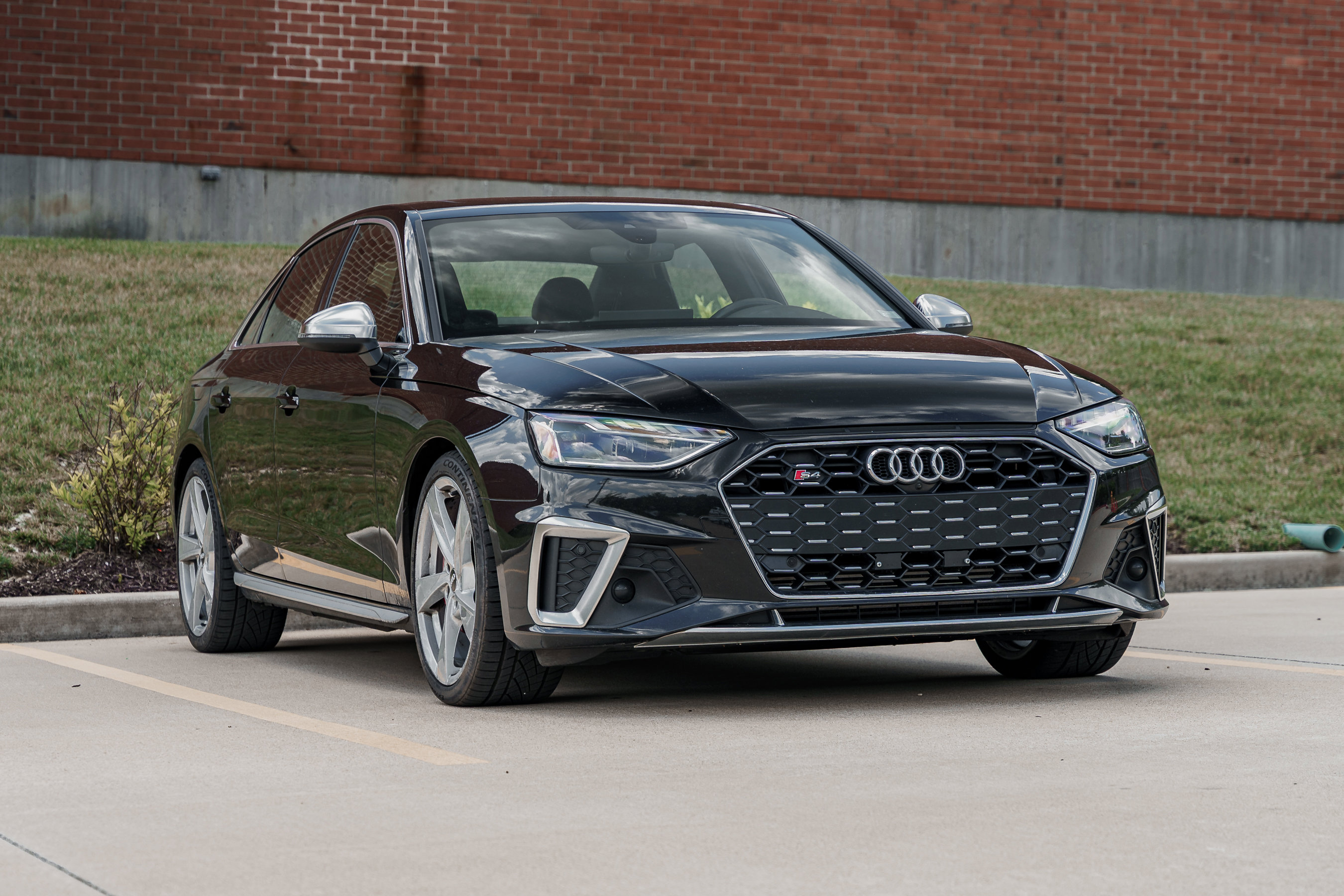 Used 2020 Mythos Black Metallic Audi Premium Plus image 1