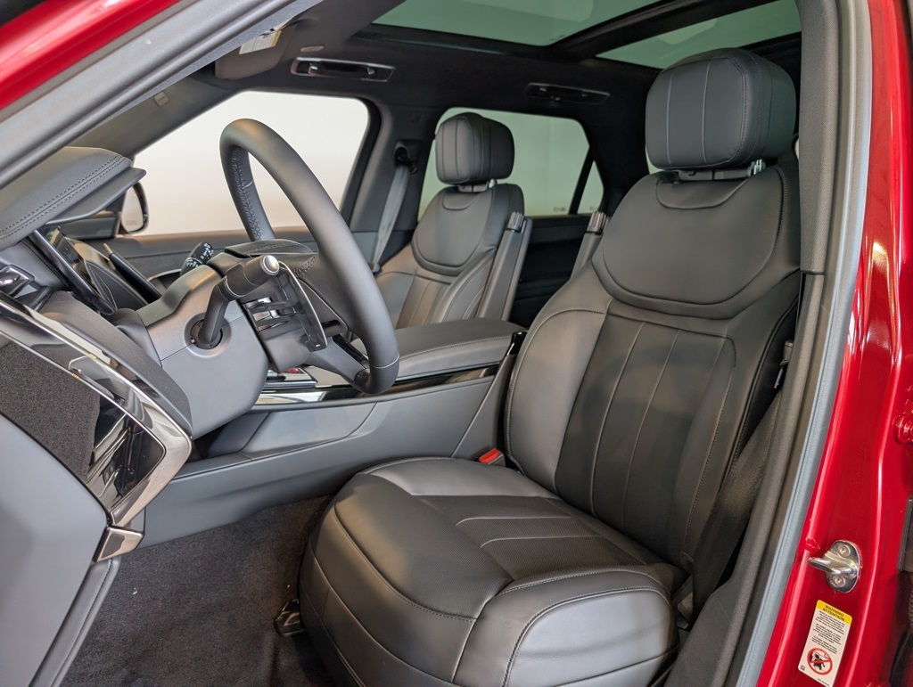 2025 Land Rover Range Rover Sport SE photo 11