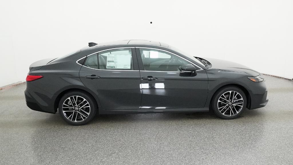 2025 Toyota Camry XLE photo 25