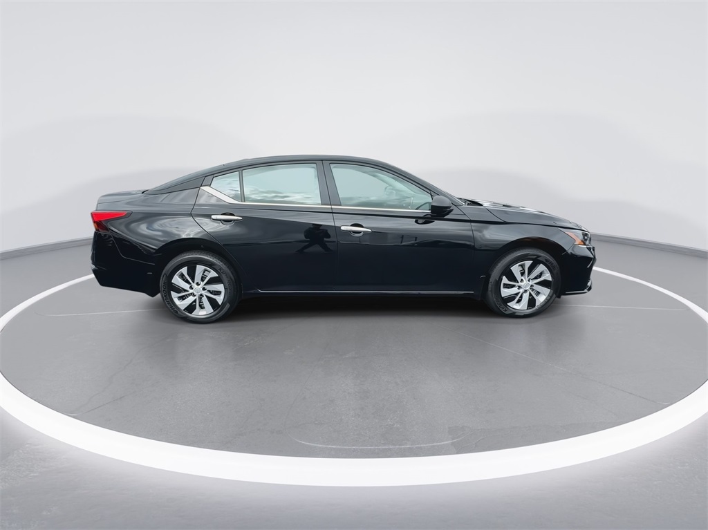 2025 Nissan Altima 2.5 S photo 9