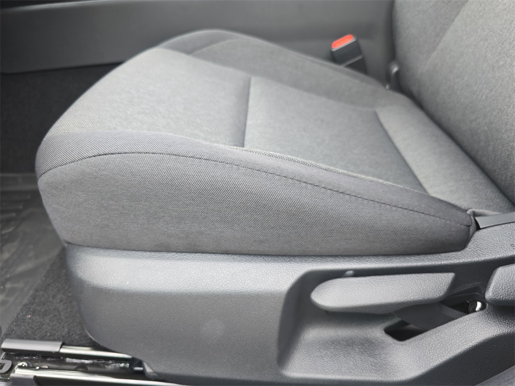 2025 Toyota Camry LE photo 27